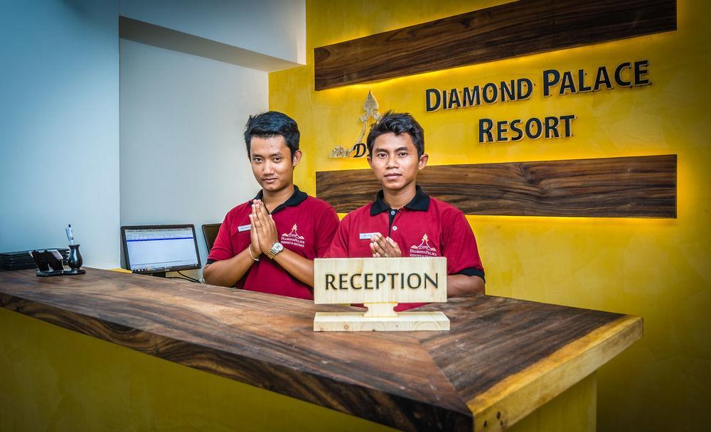 Diamond Palace Resort & Sky Bar Phnom Penh Bagian luar foto